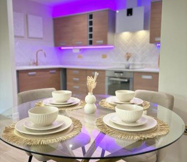 Leeds Apartment | Luxury 2 bedroom Leeds City Apartment with Free parking & Jacuzzi bath