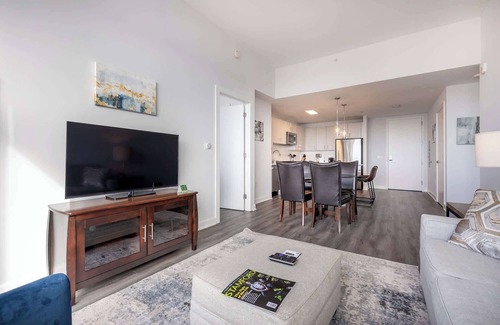 Downtown Apartment | Luxury 2 BR Apt with Gym