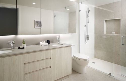 South Lake Union Hotel | Luxury 2-BR Suite in South Lake Union: Pools, Gym, Kitchen, & Balcony