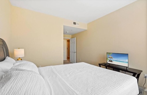 Orange Apartment | Luxury 2BR/2BA! 5 MIN to Disney!