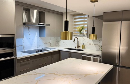 Richmond Hill House | Luxury 2BR/2BA Retreat + Netflix + Free Parking –Lake Wilcox-Richmond Hill-VRBO