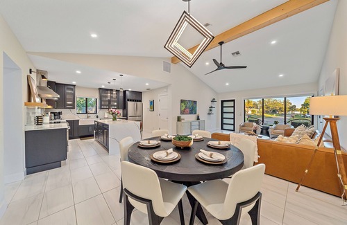 Sarasota House | Luxury 3/3 with Heated Pool, Spa, & Putting Green!