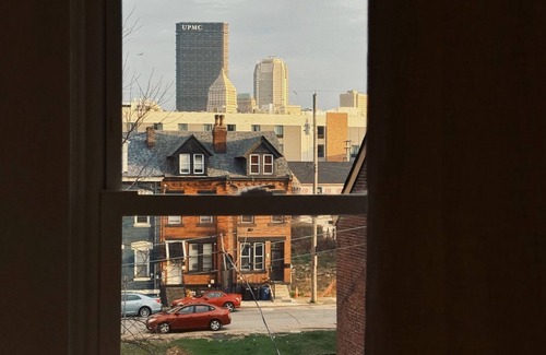 East Allegheny Apartment | Luxury 3 KING bedrooms Oasis - Free parking - City View