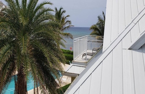 North Side House | Luxury 3bd Beach View 2 Peach Stunning Views