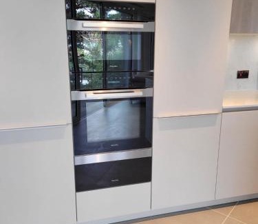 Sandbanks Apartment | Luxury 3bd penthouse with roof terrace and hot tub
