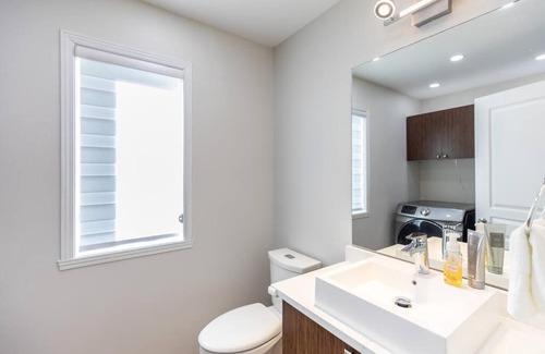 L'Ile-Bizard House | Luxury 3BR 7gst free parking 4 Pet friendly Monthly