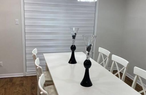 L'Ile-Bizard House | Luxury 3BR 7gst free parking 4 Pet friendly Monthly