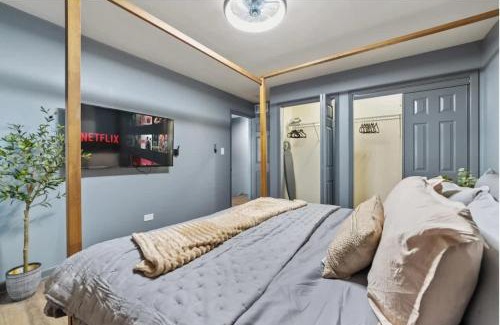 Lemont House | Luxury 3BR with Game Room