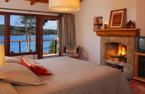 San Carlos de Bariloche House | Luxury 4 Bedroom House with Hot Tub HV6