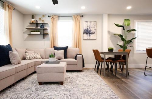 Sandtown House | Luxury 4 Large Bedrooms with 5 Beds and 3 Baths, a Quiet Street in Cascade Area