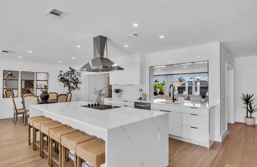 Dana Shores House | LUXURY 4BR Private Pool & Hot Tub, Dock, Bay Access! Sleeps 10- Games & Scooters