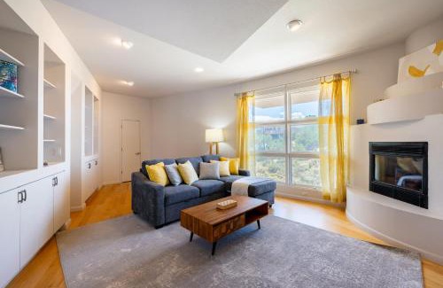 Sandia Heights South House | Luxury 4BR Retreat with Mountain views