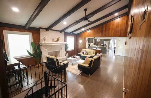 Olathe House | Luxury 5 bedroom home with Pool and 3 acers of private land.!