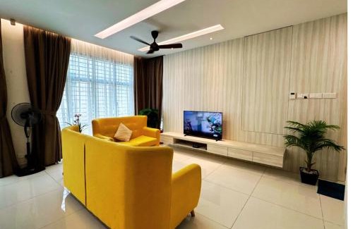 Batu Ferringhi Villa | Luxury 5BR stay walk to beach & Night market fun