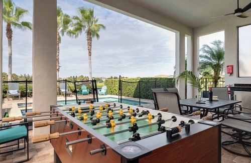 Reunion Apartment | Luxury 5BR Villa w Pool & Cinema, 4mi to Disney