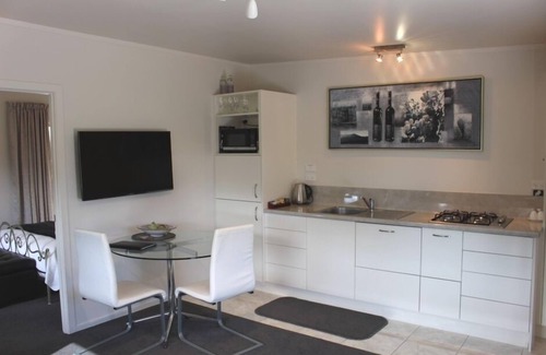 Coromandel Apartment | Luxury accommodation in central Coro Township