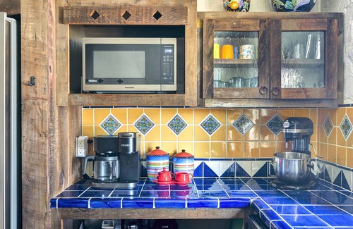 Paso Robles House | Luxury Adobe in Wine Country w/Pool, Hot Tub & Ping-Pong, 10 min from downtown