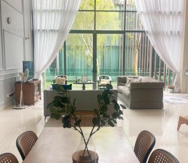 Kampung Pulau Meranti House | Luxury, Affordable and Spacious Private Villa with Swimming Pool & Jacuzzi for 20 plus ppl Cyberjaya