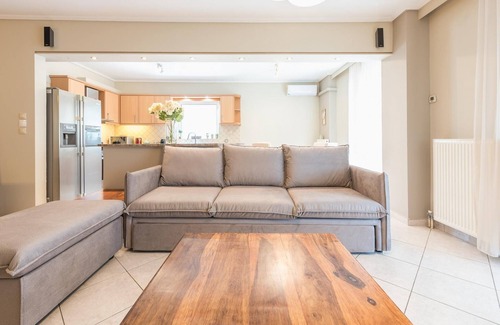 Alimos Apartment | Luxury and Spacious apt for 8 Guests New Features April 2025