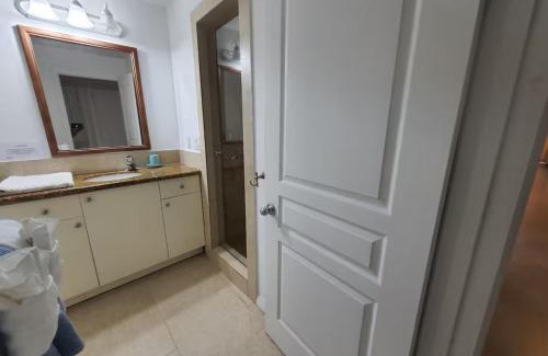 Discovery Bay Apartment | Luxury Apartament in Providenciales, Turks and Caicos Islands