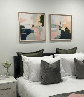 Borehamwood Apartment | Luxury Apartment 3min To Station