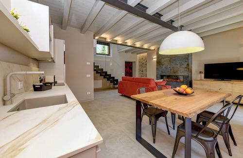 Anfo Apartment | Luxury Apartment front lake