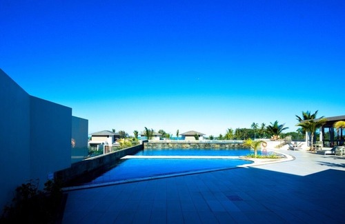 Roches Noires Apartment | Luxury apartment for 6 people. With Sea View and access to a swimming pool.