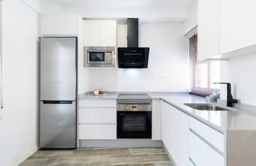 Chana Apartment | Luxury Apartment Near Granada Center - 3 Mins to Train Station