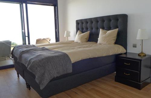 San Roque Apartment | Luxury Apartment Sea, Golf and Gibraltar View, Alcaidesa The Links, Ap 102