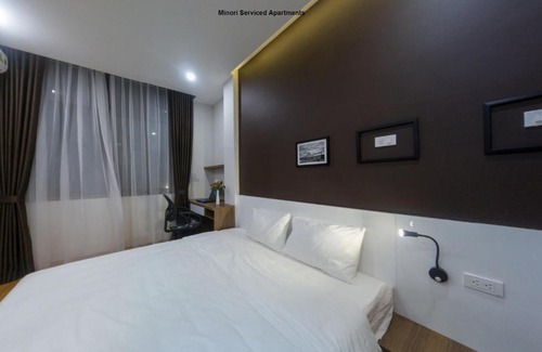 Dich Vong Hau Apartment | Luxury apartment with bathtub, balcony and washlet