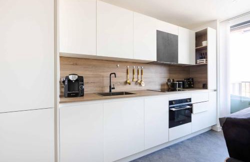 Lansbury Apartment | Luxury Apt Near Canary Wharf with Stunning Views