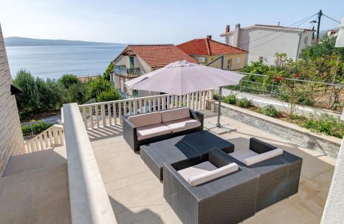 Tice Apartment | Luxury apt w shared pool 3 balconies and terrace