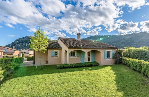 Vallon-Pont-d'Arc Villa | Luxury Ardeche Villa | Villa Lavande | 2 Bedrooms | Private Pool | Perfect for.