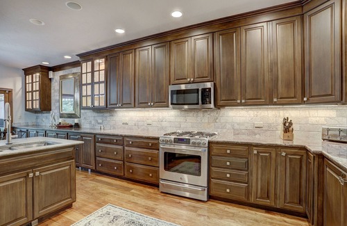 Edwards House | Luxury Arrowhead - Walk To Lifts! Private Entrance 4 Bedroom Home