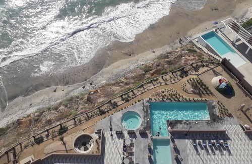 Costa de Oro Apartment | Luxury Beach Condo with Pool