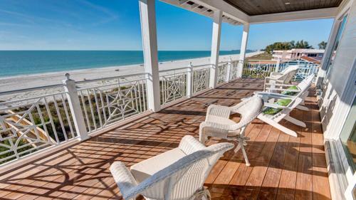 Bradenton Beach House | Luxury Beach House On The White Sands of The Gulf of Mexico