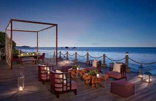 Montego Bay Resort | Luxury Beachfront All Inclusive Resort Jamaica Swim Out Tropical View