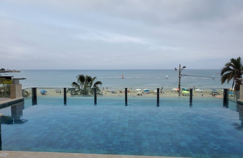 Salinas Condo | Luxury Beachfront Apartment in Chipipe – Stunning Views & Top Amenities 🌊🏖️