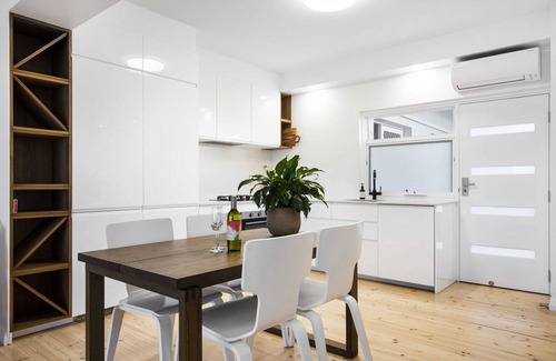 Henley Beach Apartment | Luxury Beachfront Retreat | Henley Beach Esplanade