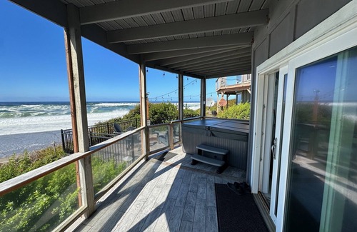 Gleneden Beach Apartment | Luxury beachfront property with amazing views, hot tub and steps to the beach.