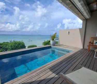Calodyne House | Luxury beachfront villa with private pool - Jolly's Rock
