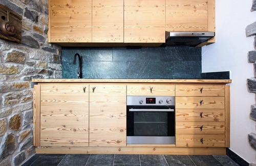 Civenna Ski Chalet | Luxury Chalet Apartment 'Bellagio Baita Treeb' with Lake View, Private Terrace and Wi-Fi