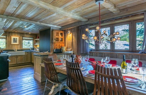 Val-d'Isere Ski Chalet | Luxury chalet with pool, sauna, hammam and bar - Sleeps 12