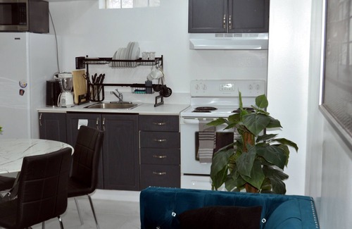 Brampton Apartment | Luxury Chic 2BR End Unit in Central Brampton