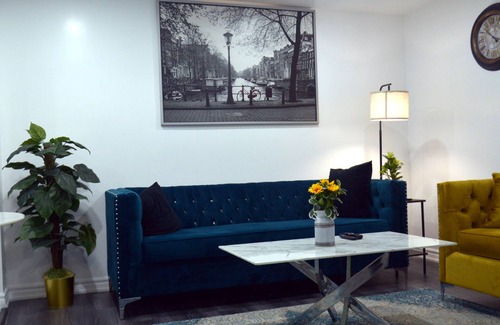 Brampton Apartment | Luxury Chic 2BR End Unit in Central Brampton