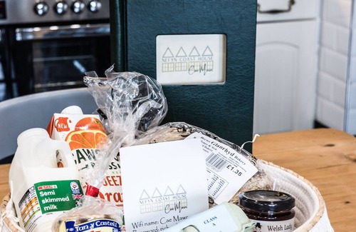 Rhyd-y-clafdy House | Luxury coast house, with views of Nefyn bay and Porthdinllaen