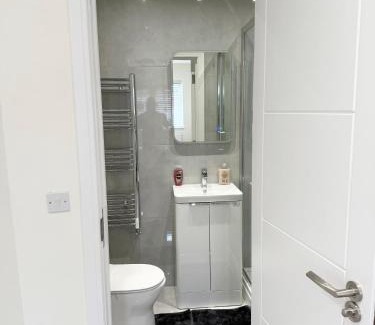 Botwell Apartment | Luxury, comfort and Elegant Home