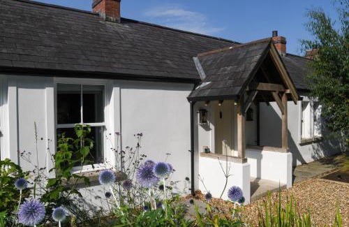 Templepatrick House | Luxury Croft Templepatrick Near Airport Rabbit and Hilton hotel