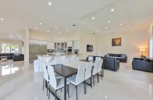 Davie House | Luxury Davie Ranch STR-6114