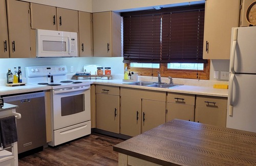 Rapid City House | Luxury Decor - CLEANEST HOUSE EVER -